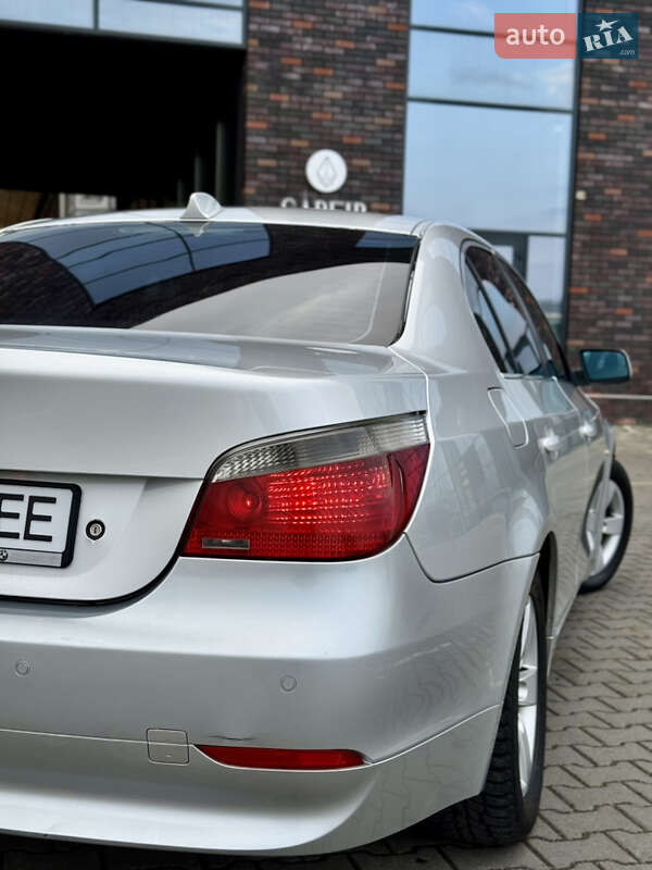 Седан BMW 5 Series 2003 в Черновцах