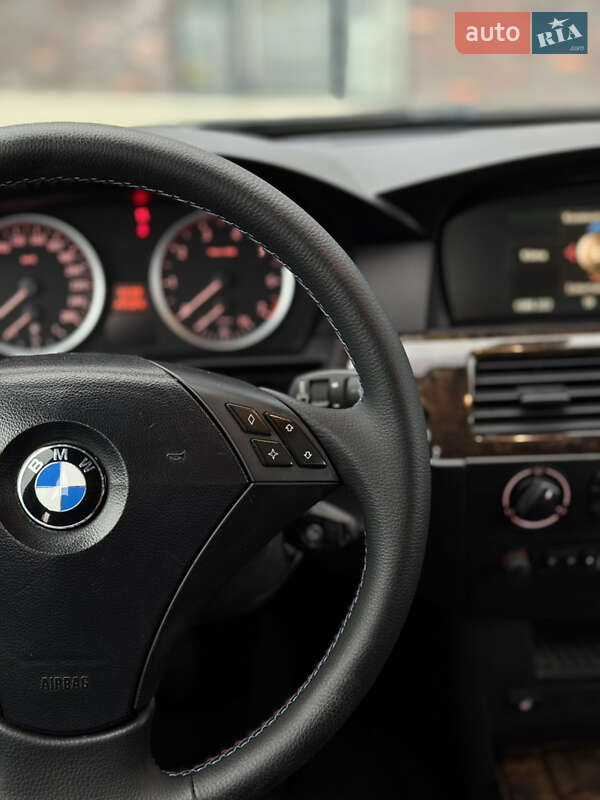 Седан BMW 5 Series 2003 в Черновцах