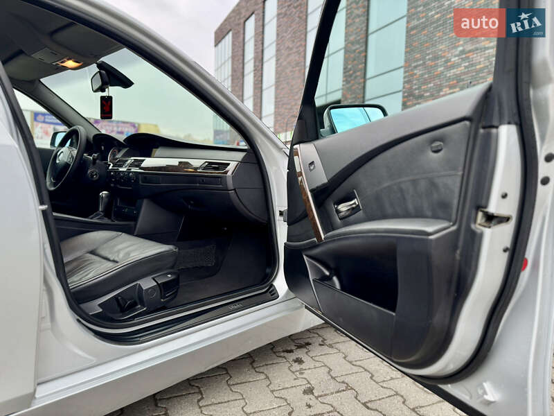Седан BMW 5 Series 2003 в Черновцах