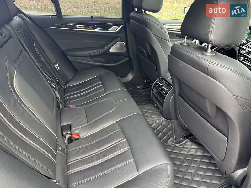 Седан BMW 5 Series 2019 в Дніпрі