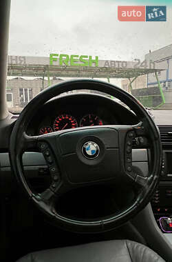 Седан BMW 5 Series 2001 в 