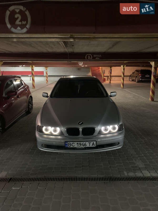 Седан BMW 5 Series 2001 в 