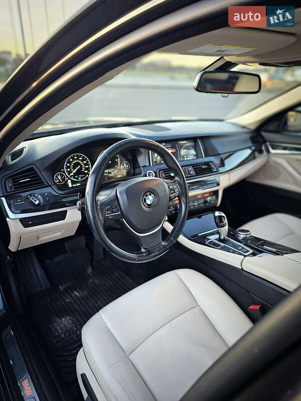 Седан BMW 5 Series 2013 в Львові