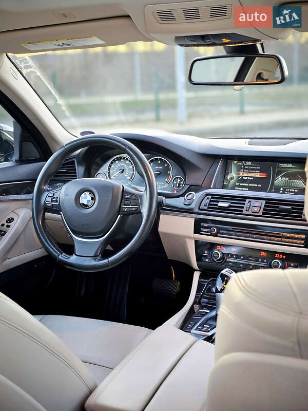 Седан BMW 5 Series 2013 в Львові