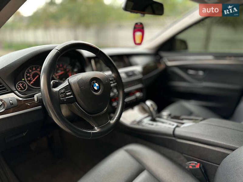 Седан BMW 5 Series 2015 в Івано-Франківську