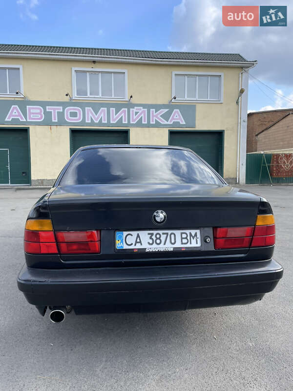 Седан BMW 5 Series 1990 в Шполе