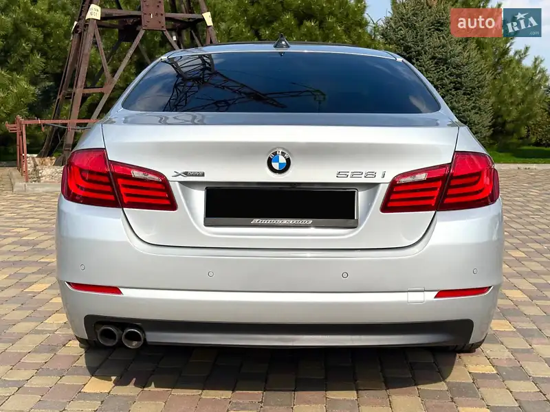 Седан BMW 5 Series 2013 в 