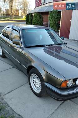 Седан BMW 5 Series 1990 в Києві