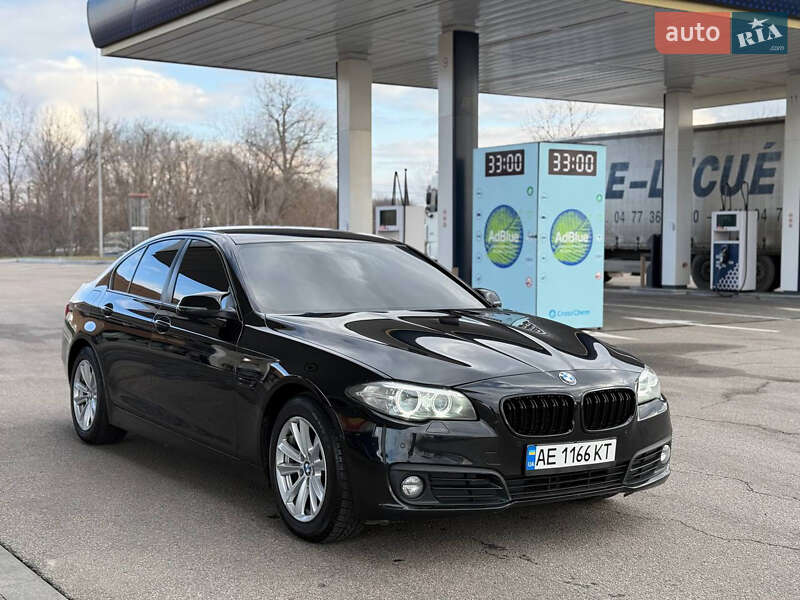 Седан BMW 5 Series 2016 в Дніпрі