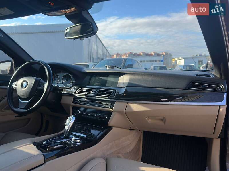 Седан BMW 5 Series 2013 в Львове