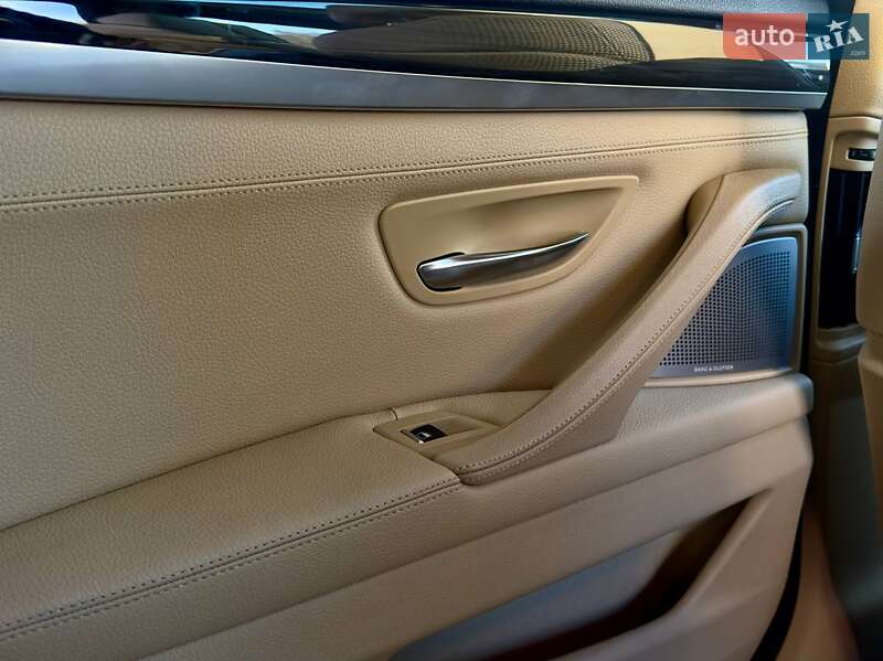 Седан BMW 5 Series 2013 в Львове