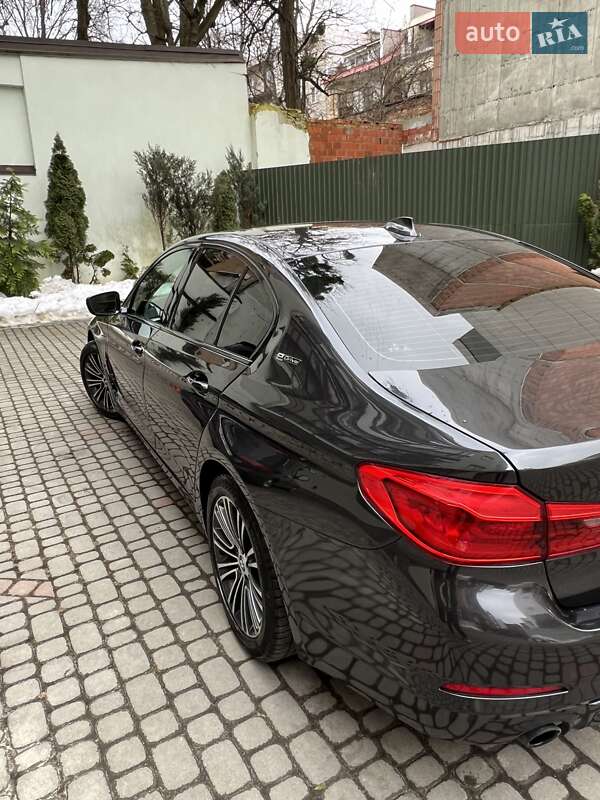 Седан BMW 5 Series 2018 в Львове
