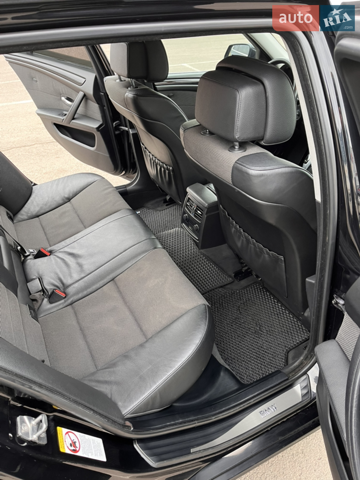 2010 BMW 5er - мініатюра 11