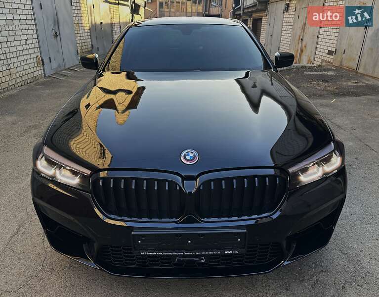 Седан BMW 5 Series 2021 в 