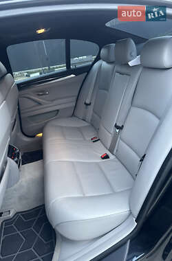 Седан BMW 5 Series 2012 в 