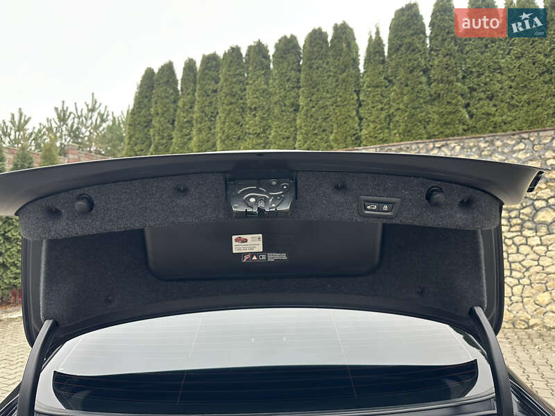 Седан BMW 5 Series 2012 в Волочиську