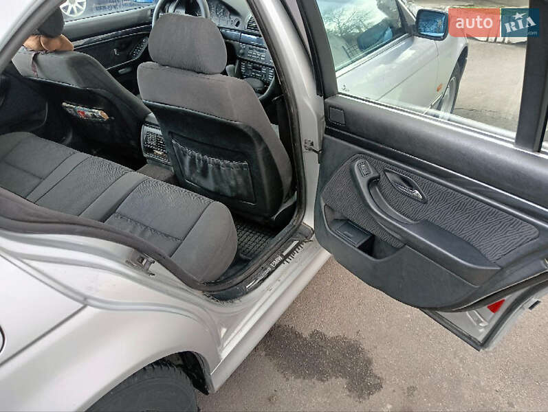 Седан BMW 5 Series 1999 в Хмельницькому