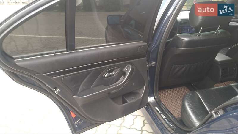 Седан BMW 5 Series 2001 в Луцке
