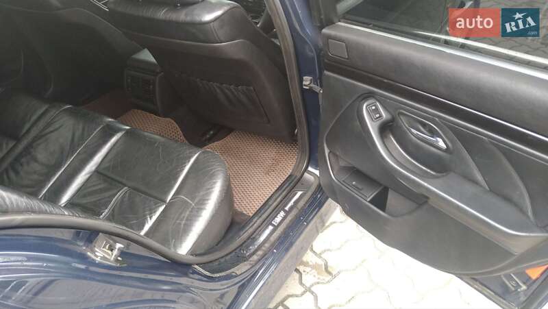 Седан BMW 5 Series 2001 в Луцке