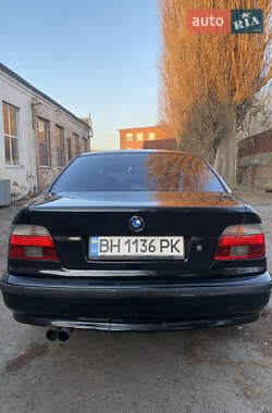 Седан BMW 5 Series 2001 в 