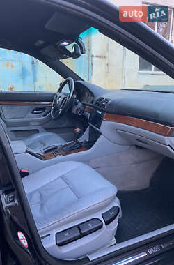 Седан BMW 5 Series 2001 в 