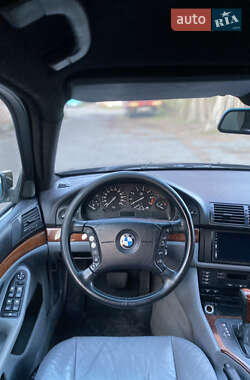 Седан BMW 5 Series 2001 в 