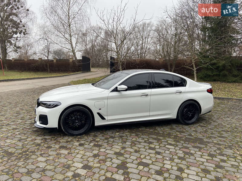Седан BMW 5 Series 2017 в Львове