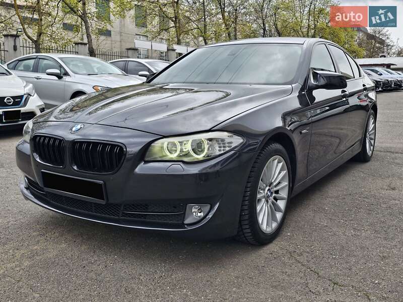 Седан BMW 5 Series 2012 в 