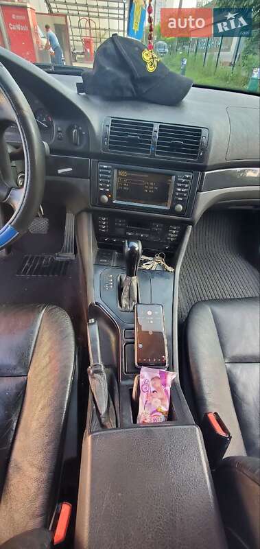 Седан BMW 5 Series 2003 в Львові