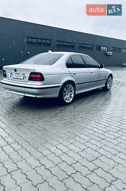 Седан BMW 5 Series 2000 в 