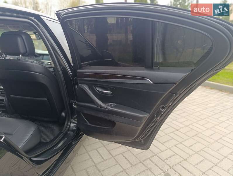 Седан BMW 5 Series 2010 в Прилуках
