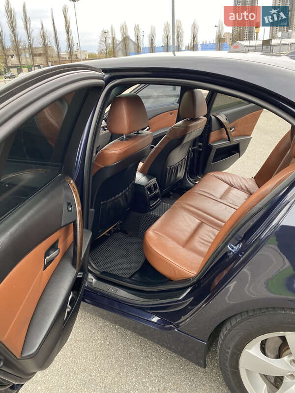 Седан BMW 5 Series 2003 в Киеве