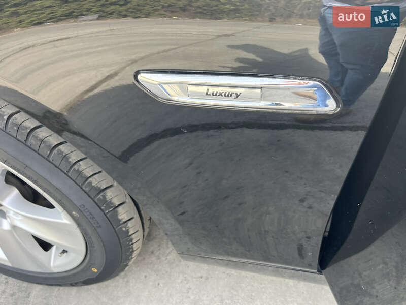 Седан BMW 5 Series 2013 в Черновцах