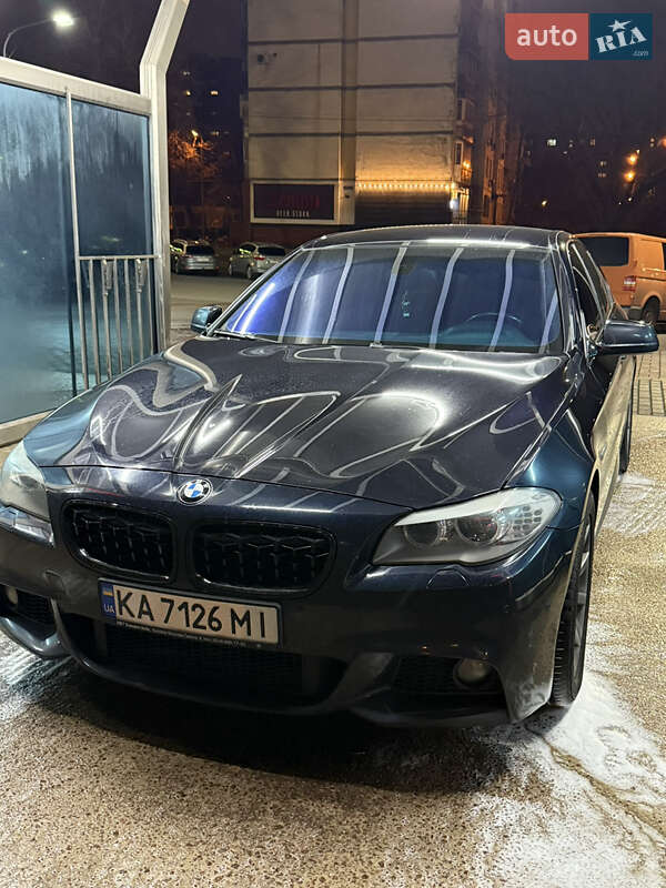 Седан BMW 5 Series 2012 в 