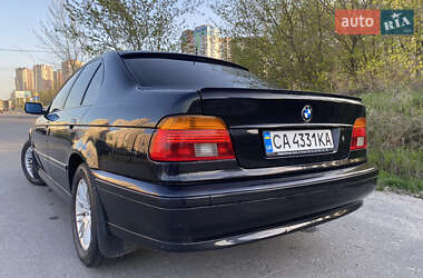 Седан BMW 5 Series 2000 в 