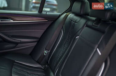 Седан BMW 5 Series 2017 в 