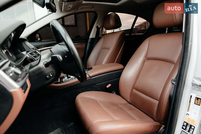 Седан BMW 5 Series 2015 в Києві