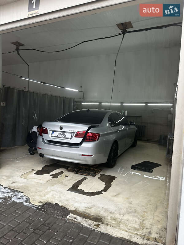 Седан BMW 5 Series 2015 в Києві
