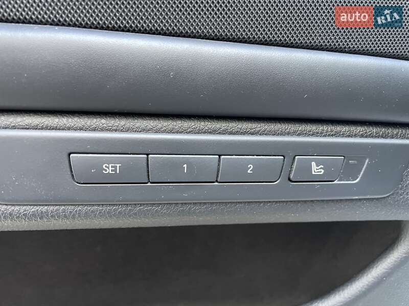 Седан BMW 5 Series 2014 в Львові