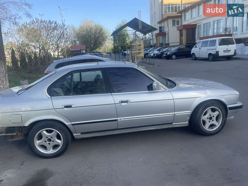 Седан BMW 5 Series 1991 в Києві