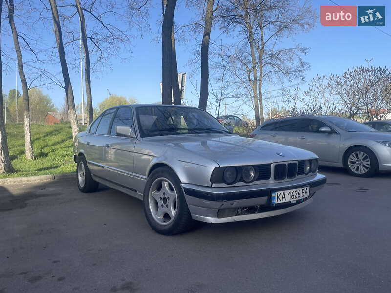 Седан BMW 5 Series 1991 в Києві
