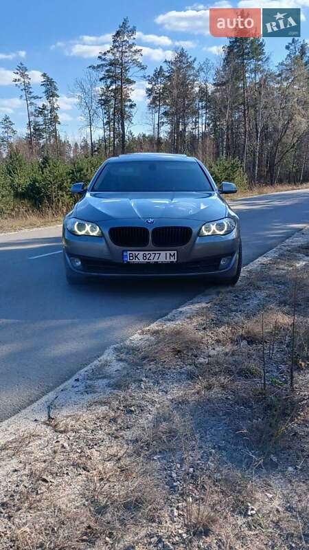 Седан BMW 5 Series 2012 в 