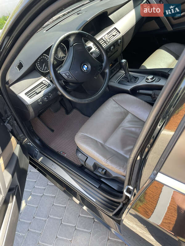 Седан BMW 5 Series 2004 в Одессе
