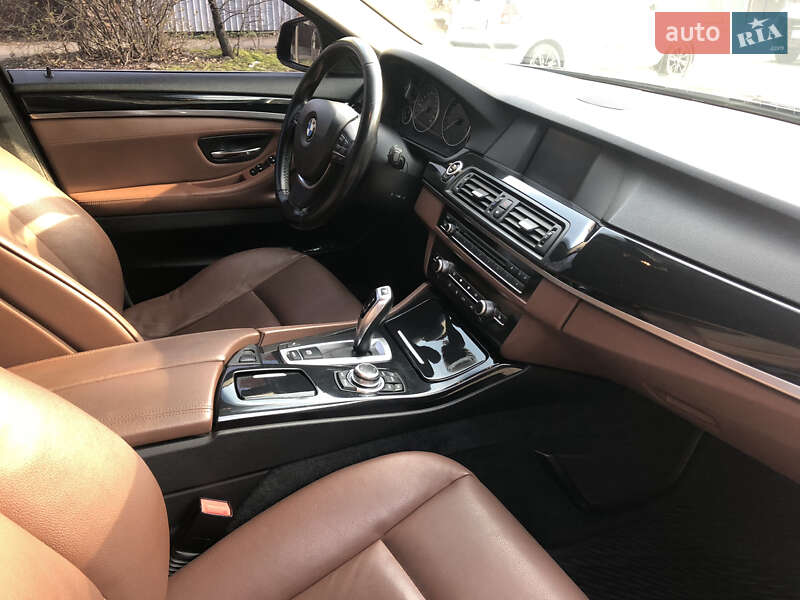 Седан BMW 5 Series 2010 в Кременчуге
