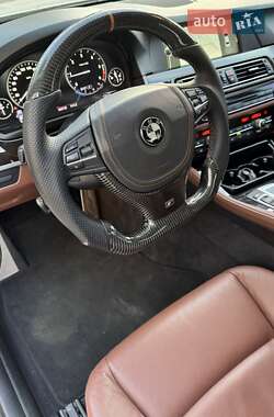 Седан BMW 5 Series 2012 в 
