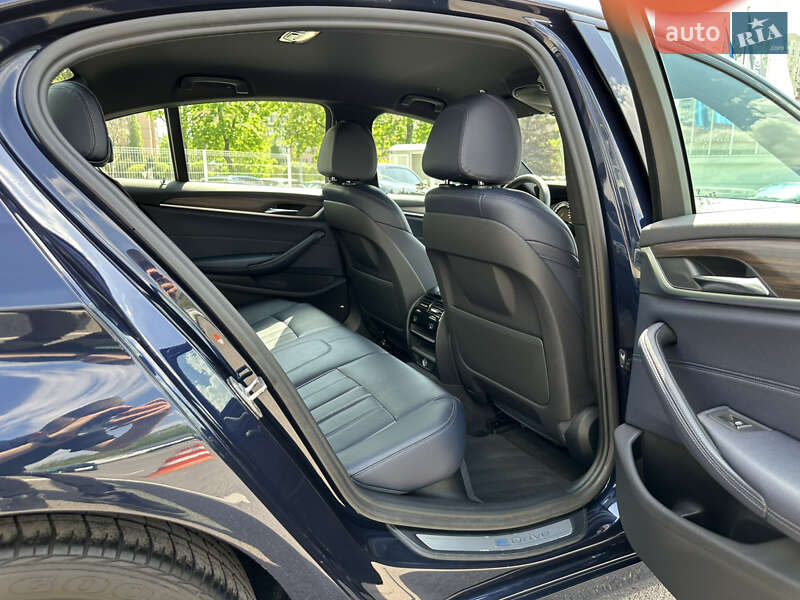 Седан BMW 5 Series 2017 в Киеве фото 27 Седан BMW 5 Series 2017 в Киеве