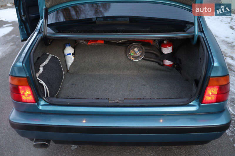 Седан BMW 5 Series 1993 в Харкові