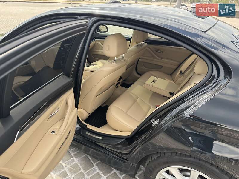 Седан BMW 5 Series 2015 в Харкові