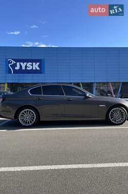 Седан BMW 5 Series 2012 в 