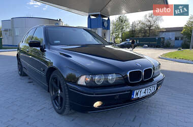 Седан BMW 5 Series 2002 в Рокитному
